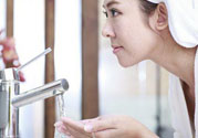 洗臉用冷水還是熱水好？用冷水洗臉好不好？