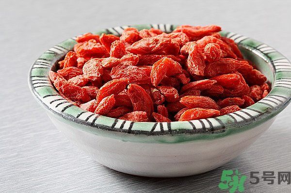 枸杞可以長時間燉煮嗎？枸杞有什么功效？