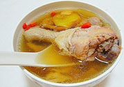 燉雞湯用冷水還是熱水？雞湯用冷水可以嗎？