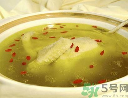 燉雞湯怎么去腥？燉雞湯很腥要怎做才好？