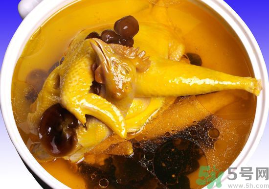 燉雞湯怎么去腥？燉雞湯很腥要怎做才好？