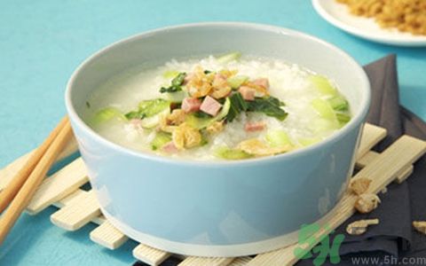 吃湯泡飯傷胃嗎？湯泡飯有什么危害？
