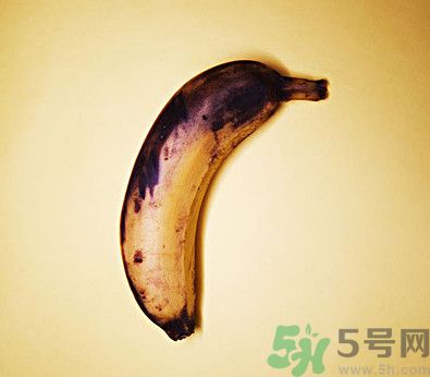 香蕉皮有黑點(diǎn)還能吃嗎？香蕉怎么保存不變黑？