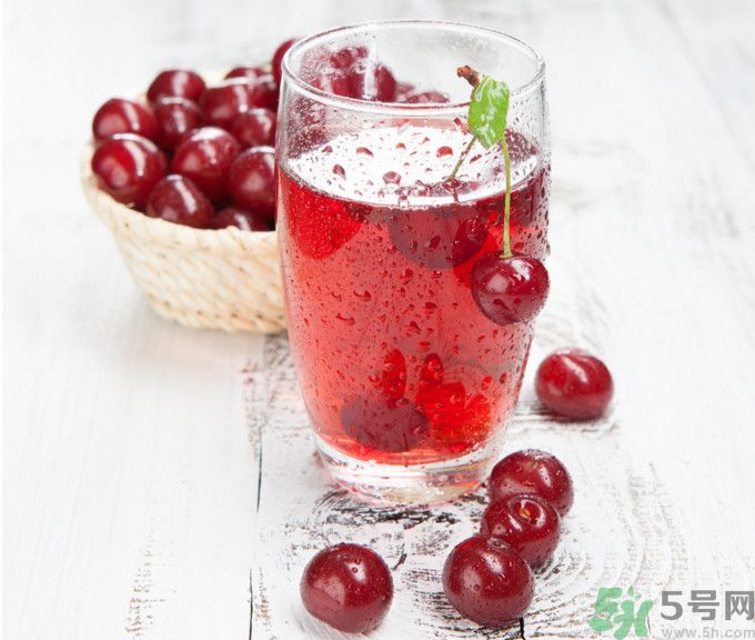 櫻桃泡酒能治療痛風嗎？櫻桃泡酒能喝嗎？