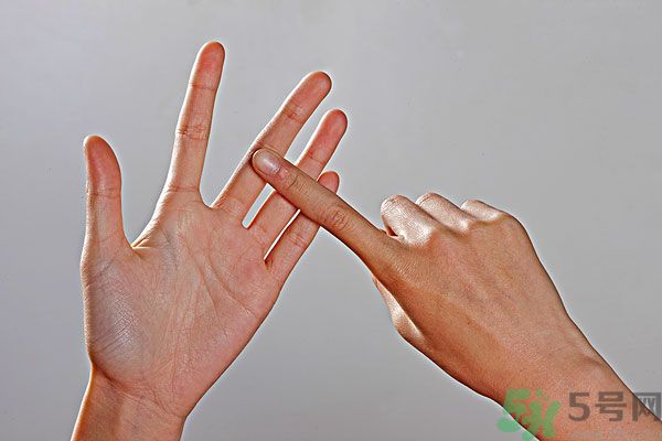 左撇子真的更聰明嗎？左撇子的優(yōu)勢與劣勢