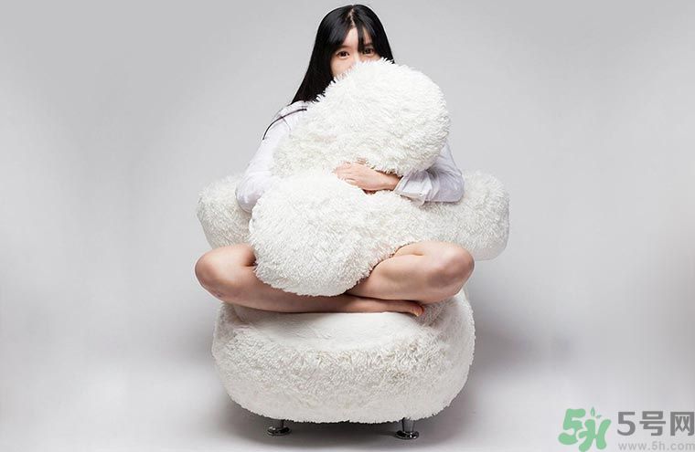 一個人適合什么樣的沙發(fā)？選購沙發(fā)要注意什么？