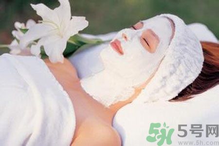 皮膚出油吃什么好？皮膚出油應(yīng)該吃什么？