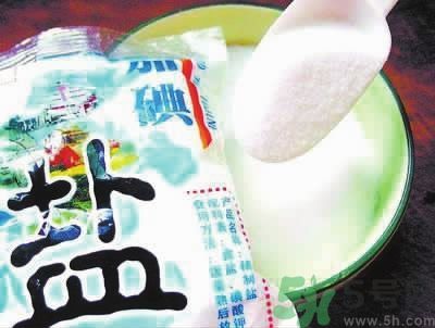 新衣服要不要洗了再穿？新衣服不洗可以穿嗎？