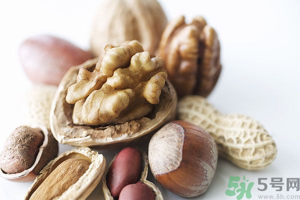 吃堅(jiān)果有什么好處？吃堅(jiān)果要注意什么？