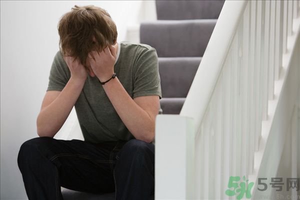 一生氣就流眼淚是怎么回事？生氣流淚怎么辦？