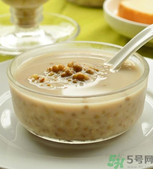 孩子發(fā)燒能吃冰淇淋嗎？感冒發(fā)燒可以吃雪糕嗎？