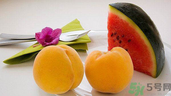 咳嗽能吃桃子嗎？咳嗽吃桃子好嗎？