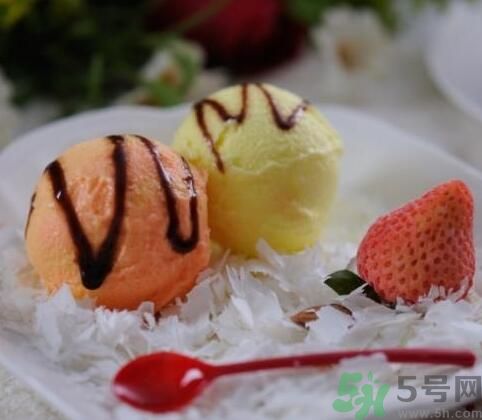 吃冰淇淋會(huì)上火嗎？吃冰淇淋長(zhǎng)痘是怎么回事？