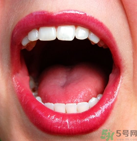 嘴里有潰瘍?cè)趺崔k？口腔潰瘍吃什么好？