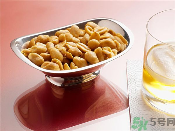 姬松茸燉豬蹄能放花生嗎？姬松茸燉豬蹄的做法？