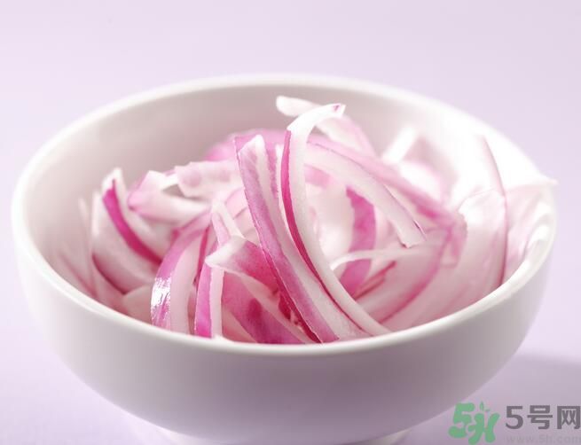 洋蔥可以生吃嗎？洋蔥生吃有什么好處？