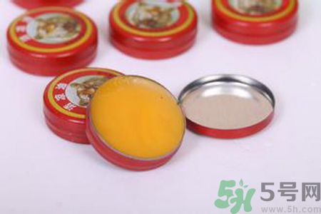 清涼油弄到眼睛里有什么危害？清涼油弄到眼睛里怎么辦？