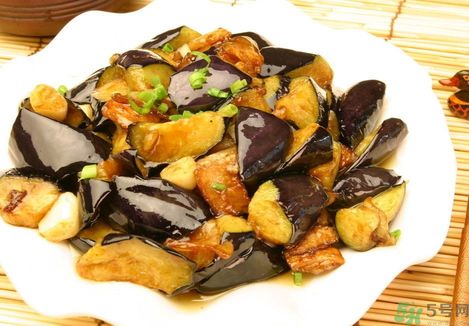 如何炒茄子不變色呢？怎么炒茄子才能不變色？