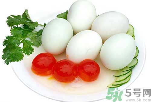 吃咸鴨蛋會上火嗎？吃咸鴨蛋可以降火嗎？