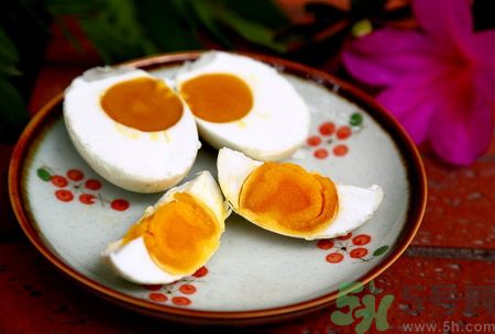 吃咸鴨蛋會(huì)上火嗎？吃咸鴨蛋可以降火嗎？