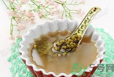 菊花晶能喝綠豆湯一起喝嗎？菊花晶和綠豆湯可以一起喝嗎？