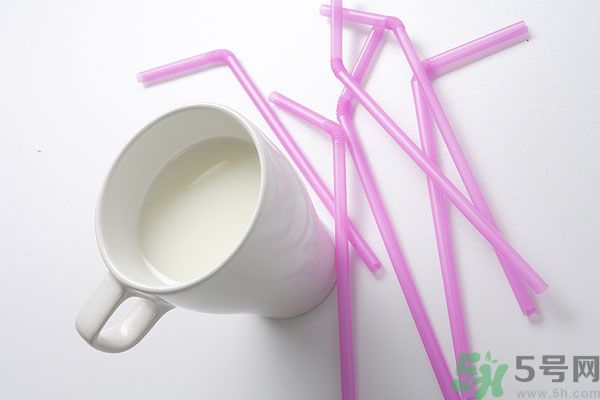 夏天運動后吃西瓜好嗎？夏天運動后喝什么解暑？