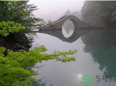 西安一高校多名學(xué)生嘔吐腹瀉原因是什么？多名學(xué)生嘔吐腹瀉是哪個學(xué)校？