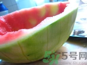 西瓜皮能敷臉嗎？怎么用西瓜皮敷臉？