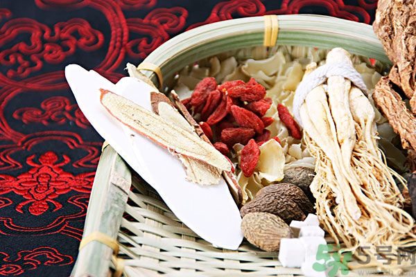 夏天吃茯苓好嗎？夏天吃茯苓有什么好處？
