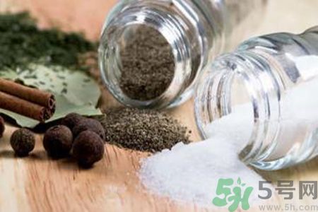哪些菜不能放味精？味精的危害有哪些？