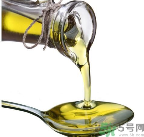 橄欖油夏天要放冰箱嗎？橄欖油可以放冰箱嗎？