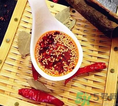 夏天辣椒油要放冰箱嗎？辣椒油可以放冰箱嗎？