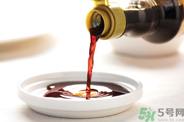 夏天醬油要不要放冰箱？醬油可不可以放冰箱？