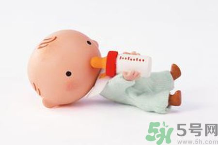 寶寶夏季中暑的原因？寶寶夏季中暑了怎么辦？
