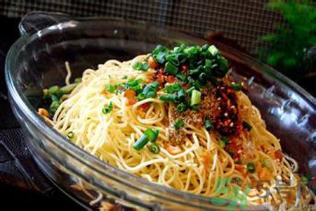 哺乳期可以吃涼面嗎？哺乳期吃涼面對寶寶有影響嗎？