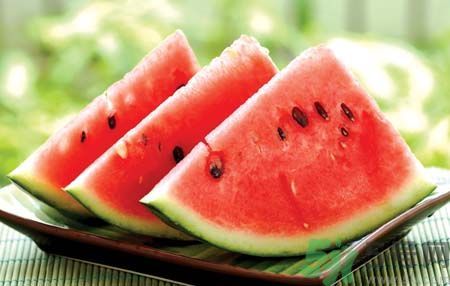 經(jīng)期能吃西瓜嗎？經(jīng)期吃西瓜會(huì)不會(huì)肚子痛？
