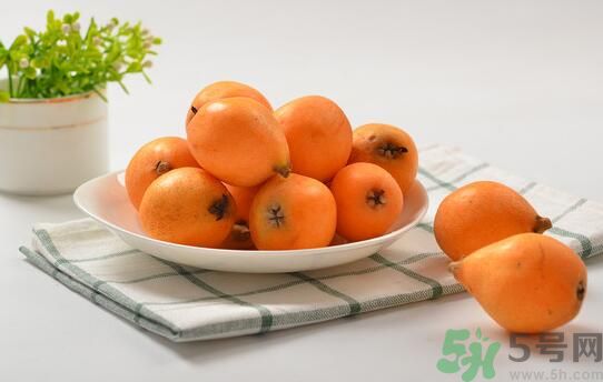 經(jīng)期可以吃枇杷嗎？經(jīng)期吃枇杷會(huì)不會(huì)肚子痛？