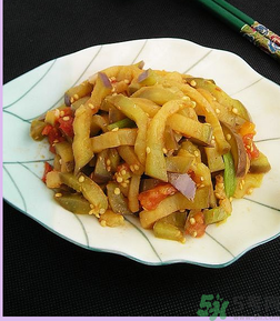 炒茄子發(fā)黑怎么辦？炒茄子怎么才能不發(fā)黑？