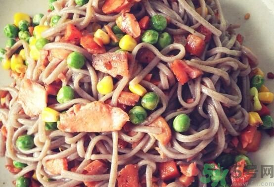 蕎麥怎么做成面條？蕎麥面條怎么做好吃？