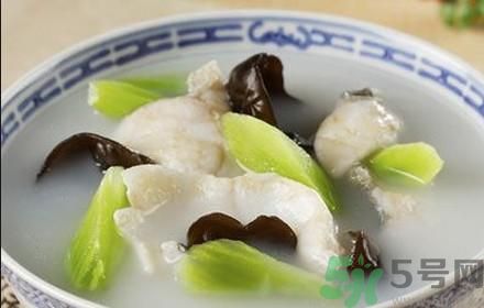 魚能和萵苣一起煮嗎？魚可以和萵苣一起吃嗎？
