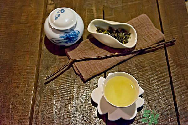 吃魚的時候能喝茶嗎？吃魚可以喝茶嗎？