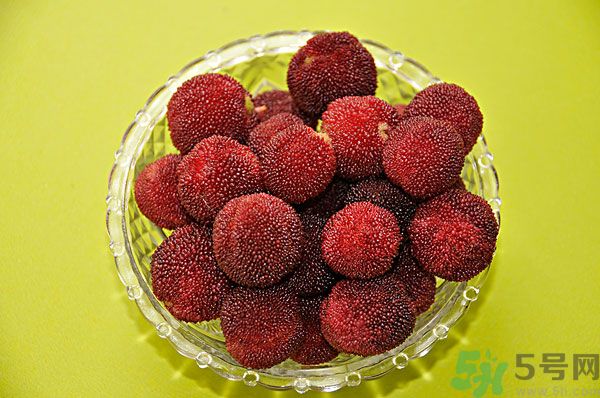 楊梅里面有小蟲(chóng)怎么洗？楊梅里的蟲(chóng)子怎么弄出來(lái)？