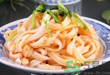 涼皮和河粉有什么區(qū)別？涼皮和河粉哪個(gè)更有營(yíng)養(yǎng)？