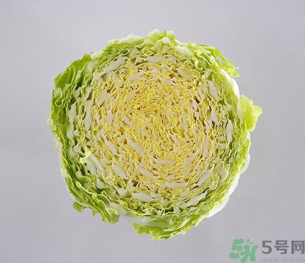 包菜外面爛了還能吃嗎？包菜里面有花可以吃嗎？