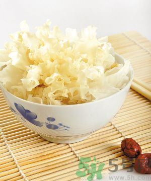 哈密瓜可以和銀耳一起煮嗎？哈密瓜可以和銀耳一起吃嗎？