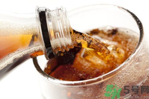 可樂沒氣了還能喝嗎？可樂沒氣了可以喝嗎？