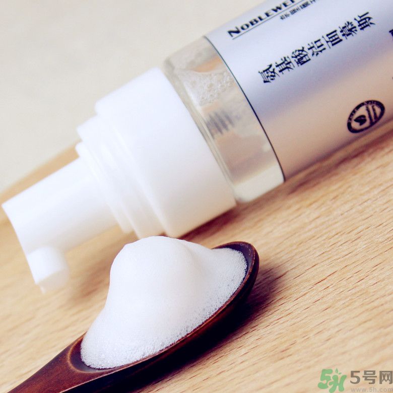 優(yōu)美成分零負(fù)擔(dān)清透水感凝霜適合什么年齡？優(yōu)美成分零負(fù)擔(dān)清透水感凝霜怎么樣？