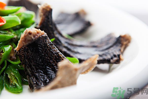 夏天吃蛇肉可以清火嗎？夏天吃蛇肉可以降火嗎？