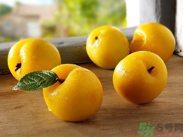 為什么說(shuō)李子樹下埋死人？李子的食用禁忌有哪些？