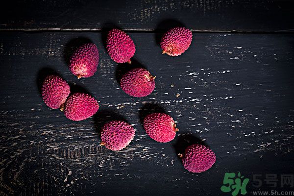荔枝可以和雞蛋一起吃嗎？荔枝和雞蛋一起吃好嗎？